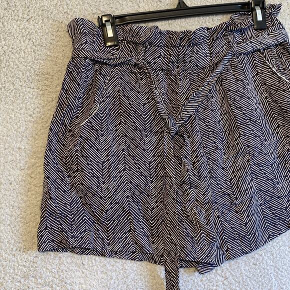 Thread & Supply NWT Woman Ruffle Belted Elastic Zebra Pattern Size Large Shorts - Picture 3 of 9